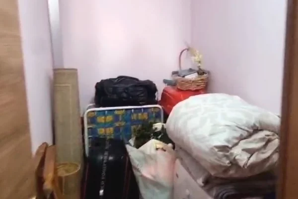 Shtepi ne shitje Apartament ne Tirane, 2+1, Mobilimi E mobiluar, Pagesa 198,000  Euro.