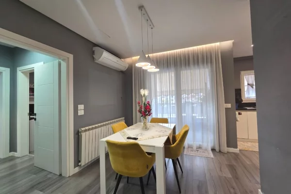 Shtepi ne shitje Apartament ne Tirane, 2+1, Mobilimi E mobiluar, Pagesa 22,900,000  Leke.