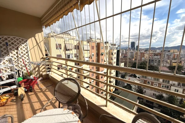 Shtepi ne shitje Apartament ne Tirane, 2+1, Mobilimi E mobiluar, Pagesa 290,000  Euro.