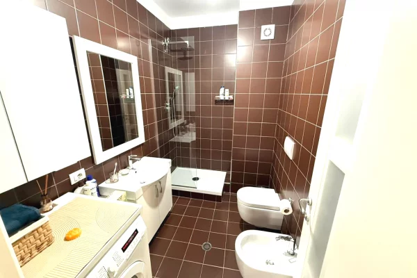 Shtepi ne shitje Apartament ne Tirane, 2+1, Mobilimi E mobiluar, Pagesa 290,000  Euro.