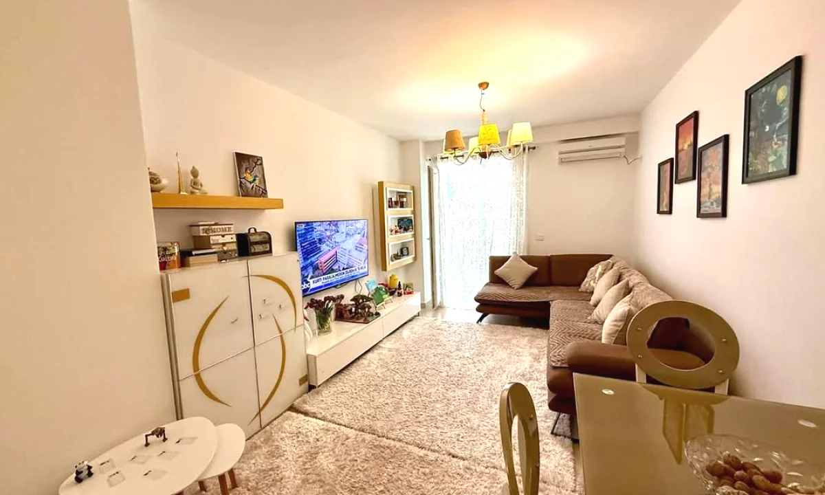 Shtepi ne shitje Apartament ne Tirane, 2+1, Mobilimi E mobiluar, Pagesa 212,000  Euro.