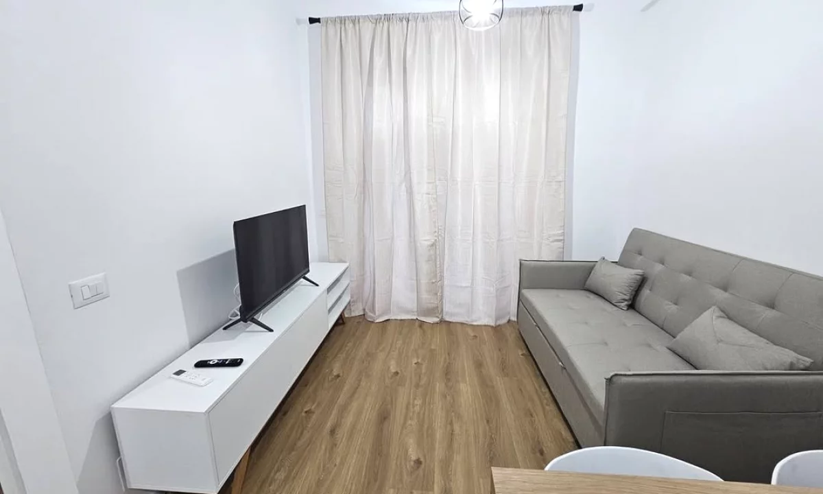 Shtepi me qera Apartament ne Tirane, 1+1, Mobilimi E mobiluar, Pagesa 43,000  Leke.