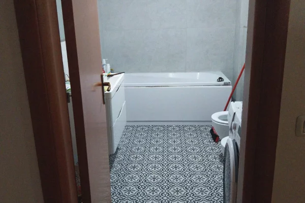 Shtepi ne shitje Apartament ne Tirane, 2+1, Mobilimi E mobiluar, Pagesa 300,000  Euro.