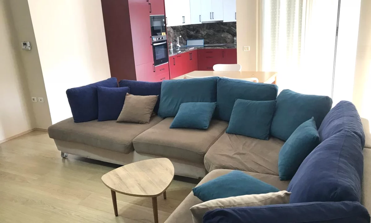 Shtepi me qera Apartament ne Tirane, 2+1, Mobilimi E mobiluar, Pagesa 70,000  Leke.