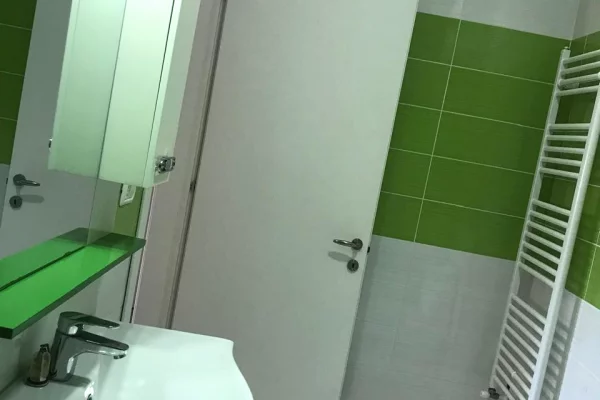 Shtepi me qera Apartament ne Tirane, 2+1, Mobilimi E mobiluar, Pagesa 70,000  Leke.