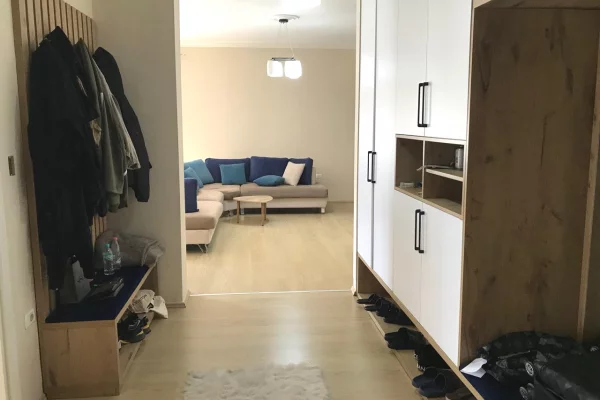 Shtepi me qera Apartament ne Tirane, 2+1, Mobilimi E mobiluar, Pagesa 70,000  Leke.