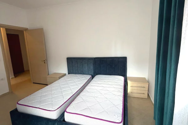 Shtepi ne shitje Apartament ne Tirane, 2+1, Mobilimi E mobiluar, Pagesa 260,000  Euro.