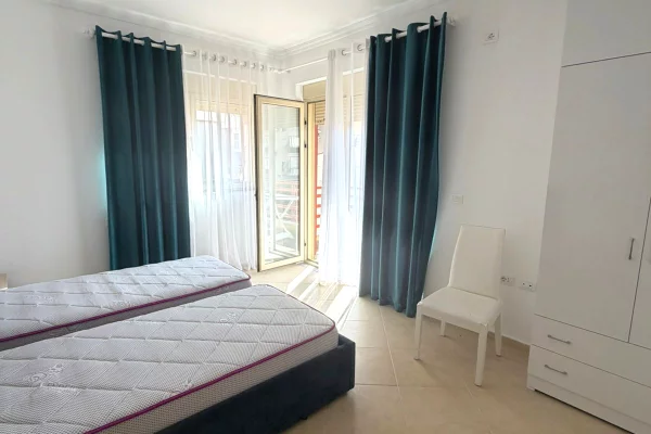 Shtepi ne shitje Apartament ne Tirane, 2+1, Mobilimi E mobiluar, Pagesa 260,000  Euro.