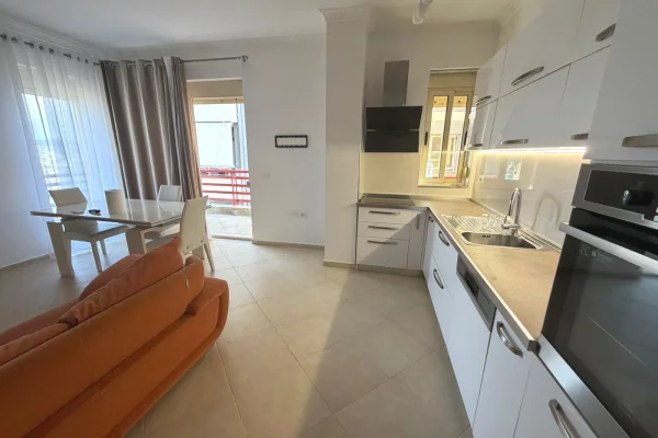 Shtepi me qera Apartament ne Tirane, 2+1, Mobilimi E mobiluar, Pagesa 800  Euro.