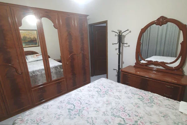 Shtepi me qera Apartament ne Tirane, 2+1, Mobilimi E mobiluar, Pagesa 500  Euro.