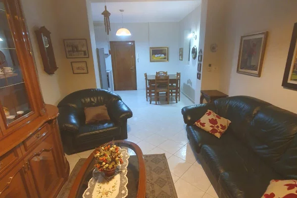 Shtepi me qera Apartament ne Tirane, 2+1, Mobilimi E mobiluar, Pagesa 500  Euro.