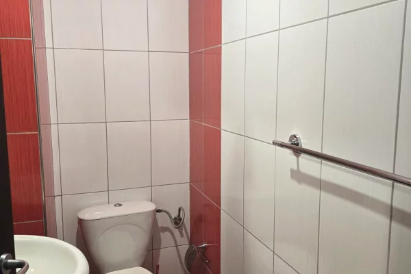 Shtepi me qera Apartament ne Tirane, 2+1, Mobilimi E mobiluar, Pagesa 600  Euro.