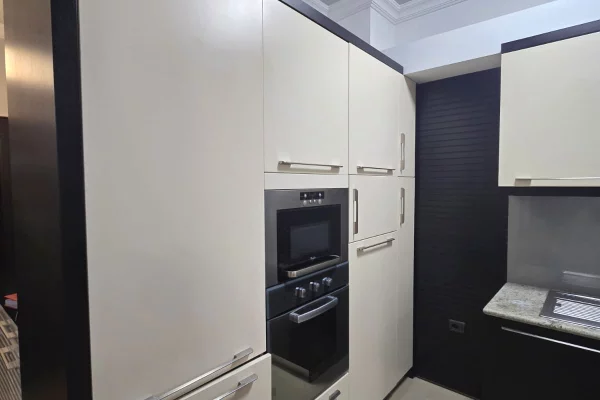 Shtepi me qera Apartament ne Tirane, 2+1, Mobilimi E mobiluar, Pagesa 600  Euro.