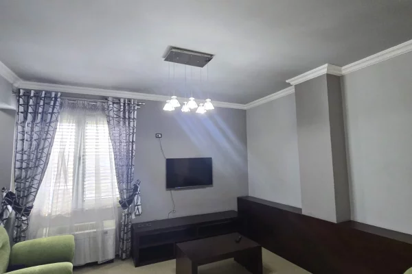 Shtepi me qera Apartament ne Tirane, 2+1, Mobilimi E mobiluar, Pagesa 600  Euro.