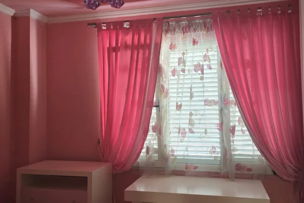 Shtepi me qera Apartament ne Tirane, 2+1, Mobilimi E mobiluar, Pagesa 600  Euro.