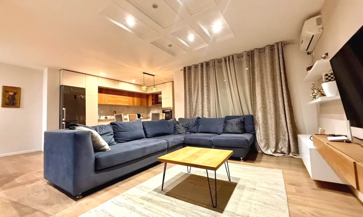 Shtepi ne shitje Duplex(shtepi me 2 kate) ne Tirane, 2+1, Mobilimi E mobiluar, Pagesa 169,000  Euro.