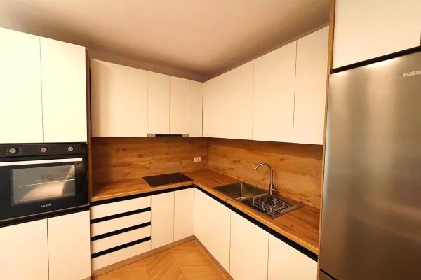 Shtepi ne shitje Apartament ne Tirane, 1+1, Mobilimi E mobiluar, Pagesa 149,000  Euro.