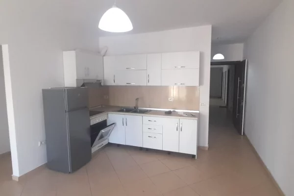 Jepet me qira apartament 1+1 📍 Zona: Ish Fusha e Aviacionit