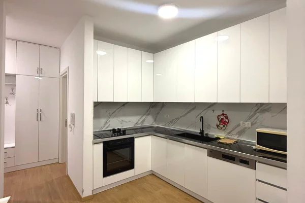 Shtepi me qera Apartament ne Tirane, 2+1, Mobilimi E mobiluar, Pagesa 800  Euro.