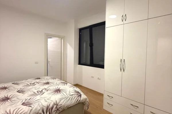 Shtepi me qera Apartament ne Tirane, 2+1, Mobilimi E mobiluar, Pagesa 800  Euro.