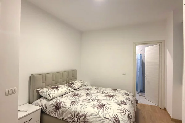 Shtepi me qera Apartament ne Tirane, 2+1, Mobilimi E mobiluar, Pagesa 800  Euro.