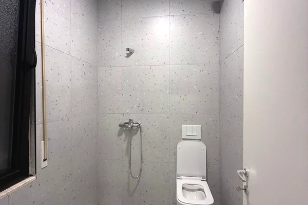 Shtepi me qera Apartament ne Tirane, 2+1, Mobilimi E mobiluar, Pagesa 850  Euro.