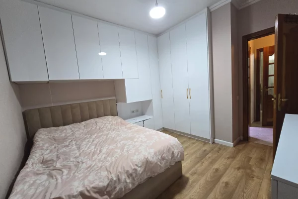 Shtepi me qera Apartament ne Tirane, 2+1, Mobilimi E mobiluar, Pagesa 850  Euro.