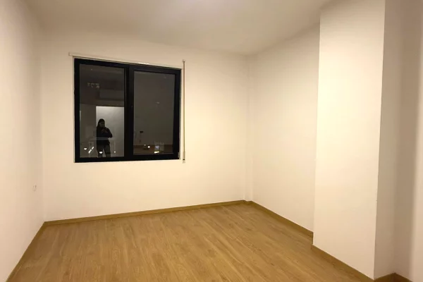 Shtepi me qera Apartament ne Tirane, 3+1, Mobilimi Bosh, pa mobiluar, Pagesa 1,100  Euro.