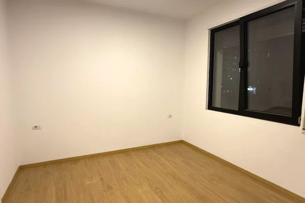 Shtepi me qera Apartament ne Tirane, 3+1, Mobilimi Bosh, pa mobiluar, Pagesa 1,100  Euro.