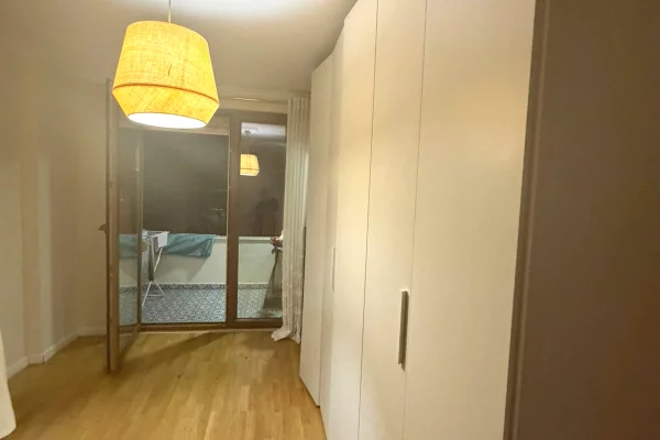 Shtepi ne shitje Apartament ne Tirane, 2+1, Mobilimi Bosh, pa mobiluar, Pagesa 265,000  Euro.