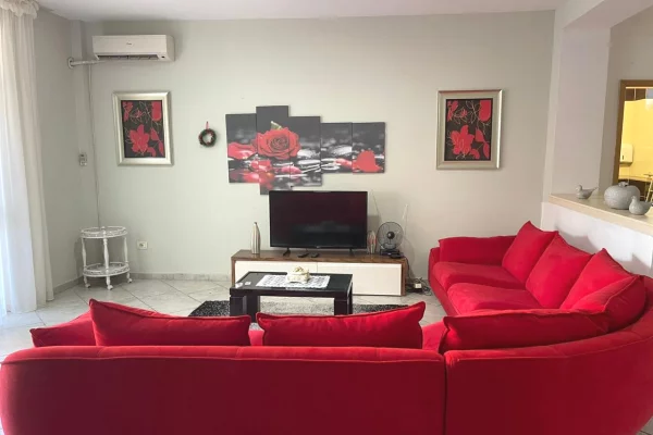 Shtepi me qera Apartament ne Tirane, 2+1, Mobilimi E mobiluar, Pagesa 65,000  Leke.