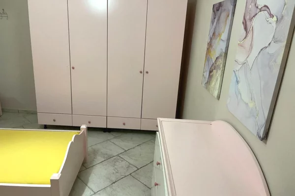 Shtepi me qera Apartament ne Tirane, 2+1, Mobilimi E mobiluar, Pagesa 65,000  Leke.