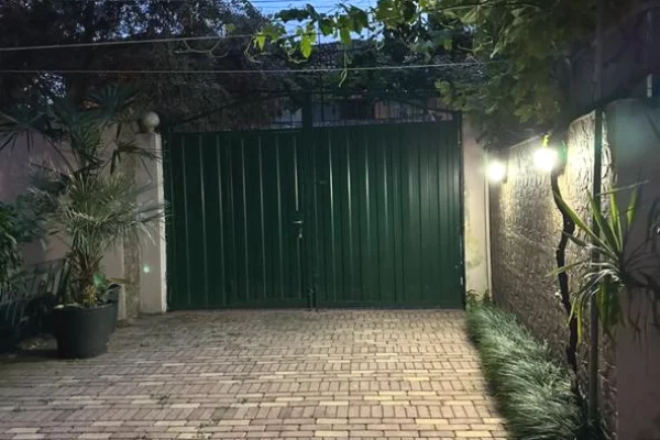 Shtepi me qera Apartament ne Tirane, 2+1, Mobilimi E mobiluar, Pagesa 65,000  Leke.