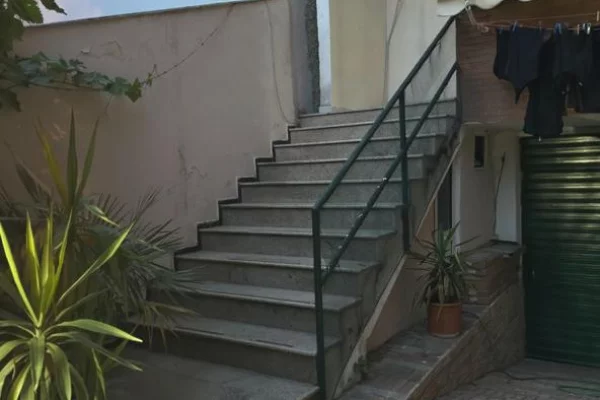 Shtepi me qera Apartament ne Tirane, 2+1, Mobilimi E mobiluar, Pagesa 65,000  Leke.