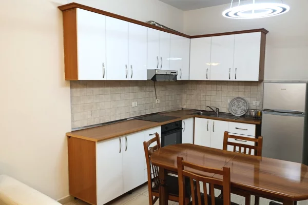 Shtepi me qera Apartament ne Tirane, 1+1, Mobilimi E mobiluar, Pagesa 65,000  Leke.