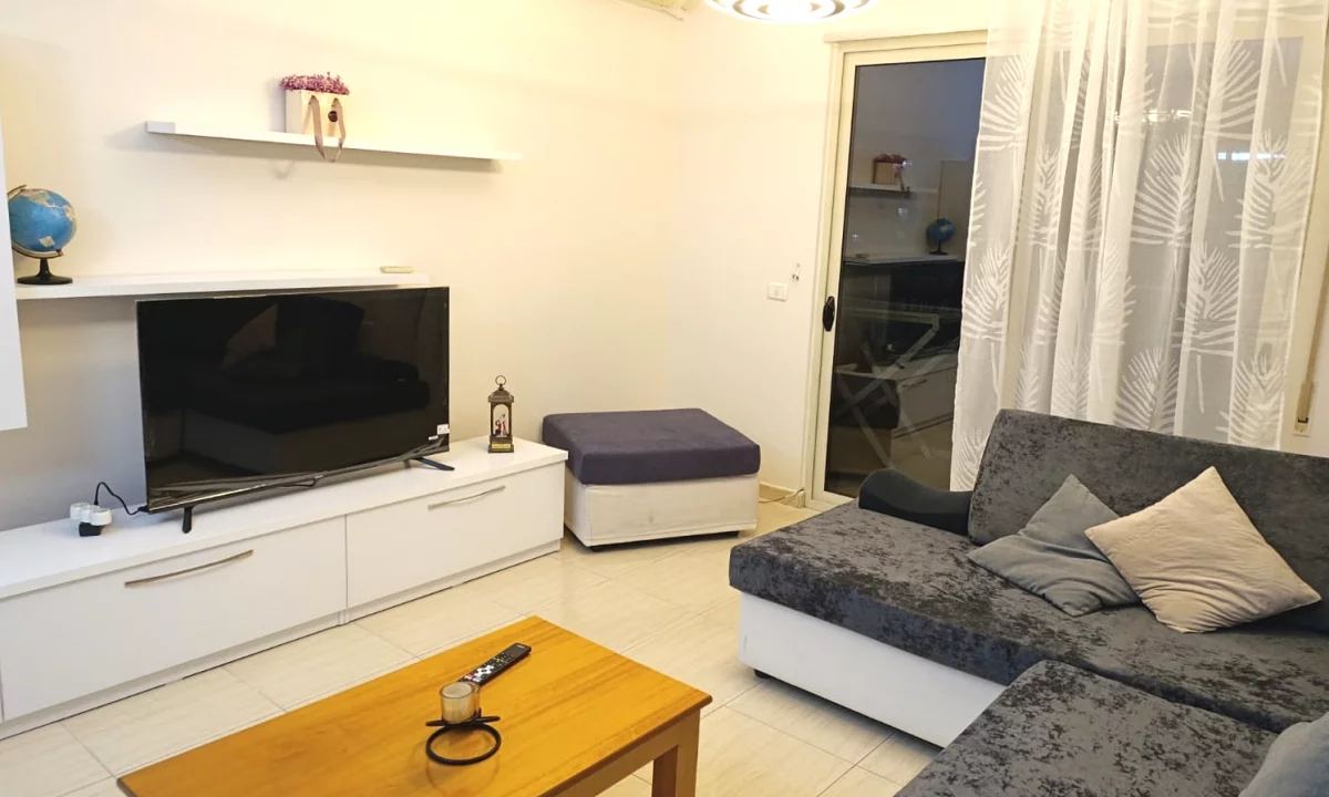 Shtepi me qera Apartament ne Tirane, 1+1, Mobilimi E mobiluar, Pagesa 65,000  Leke.