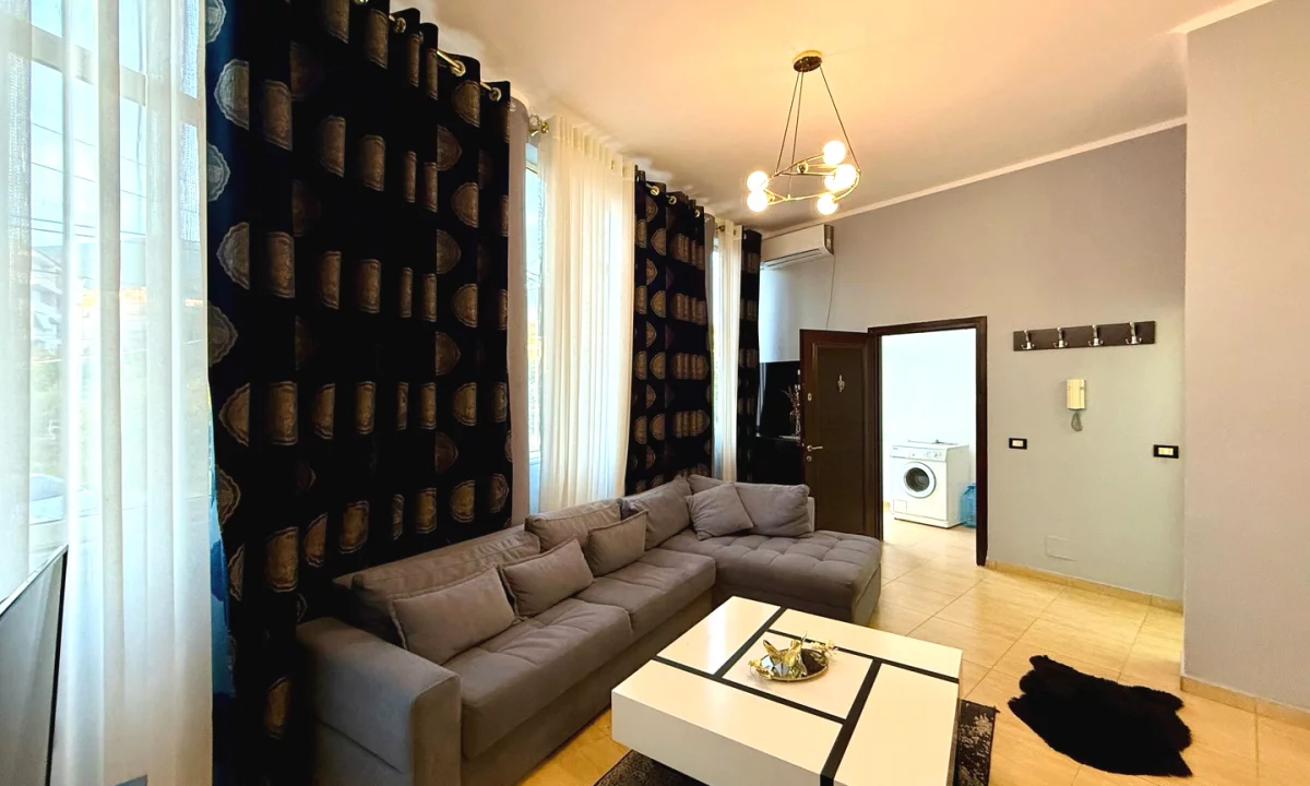 Shtepi ne shitje Apartament ne Tirane, 1+1, Mobilimi E mobiluar, Pagesa 79,000  Euro.