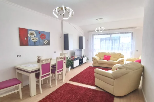 Shtepi ne shitje Apartament ne Tirane, 2+1, Mobilimi E mobiluar, Pagesa 147,000  Euro.