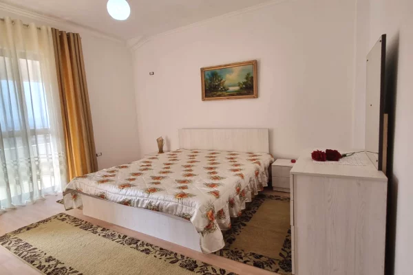 Shtepi ne shitje Apartament ne Tirane, 2+1, Mobilimi E mobiluar, Pagesa 147,000  Euro.