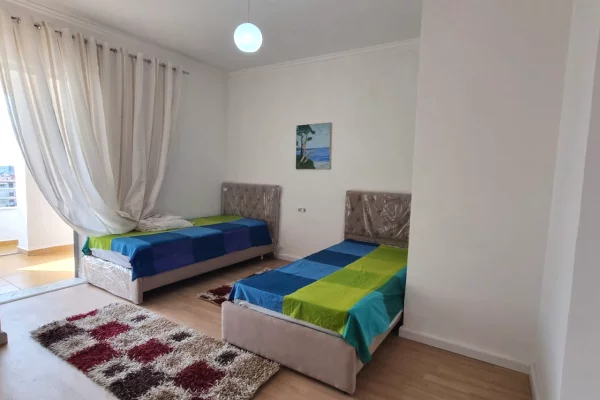Shtepi ne shitje Apartament ne Tirane, 2+1, Mobilimi E mobiluar, Pagesa 147,000  Euro.