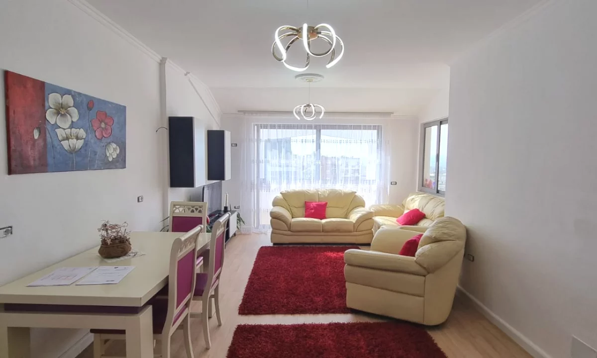 Shtepi ne shitje Apartament ne Tirane, 2+1, Mobilimi E mobiluar, Pagesa 147,000  Euro.