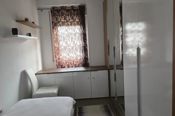 Shtepi me qera Apartament ne Tirane, 2+1, Mobilimi E mobiluar, Pagesa 50,000  Leke.