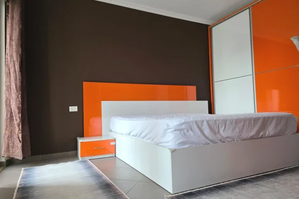 Shtepi me qera Apartament ne Tirane, 2+1, Mobilimi E mobiluar, Pagesa 50,000  Leke.
