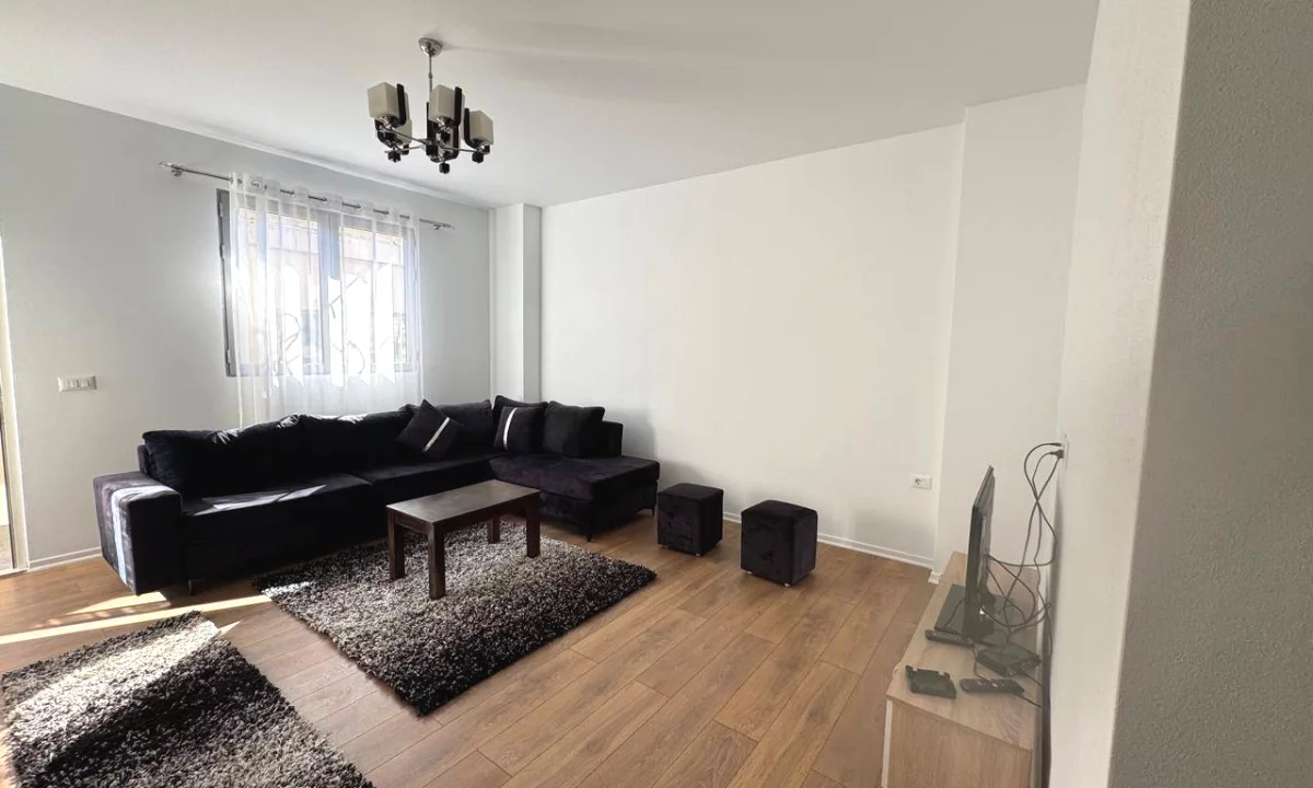 Shtepi me qera Apartament ne Tirane, 1+1, Mobilimi E mobiluar, Pagesa 40,000  Leke.