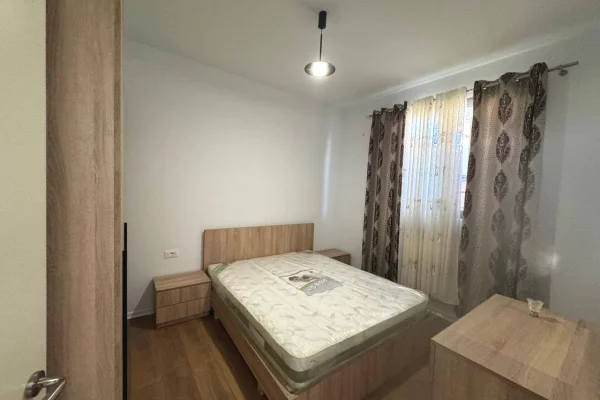 Shtepi me qera Apartament ne Tirane, 1+1, Mobilimi E mobiluar, Pagesa 40,000  Leke.