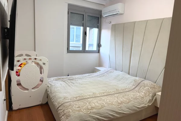 Shtepi me qera Apartament ne Tirane, 2+1, Mobilimi E mobiluar, Pagesa 750  Euro.