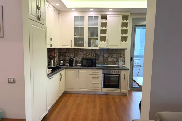 Shtepi me qera Apartament ne Tirane, 2+1, Mobilimi E mobiluar, Pagesa 750  Euro.