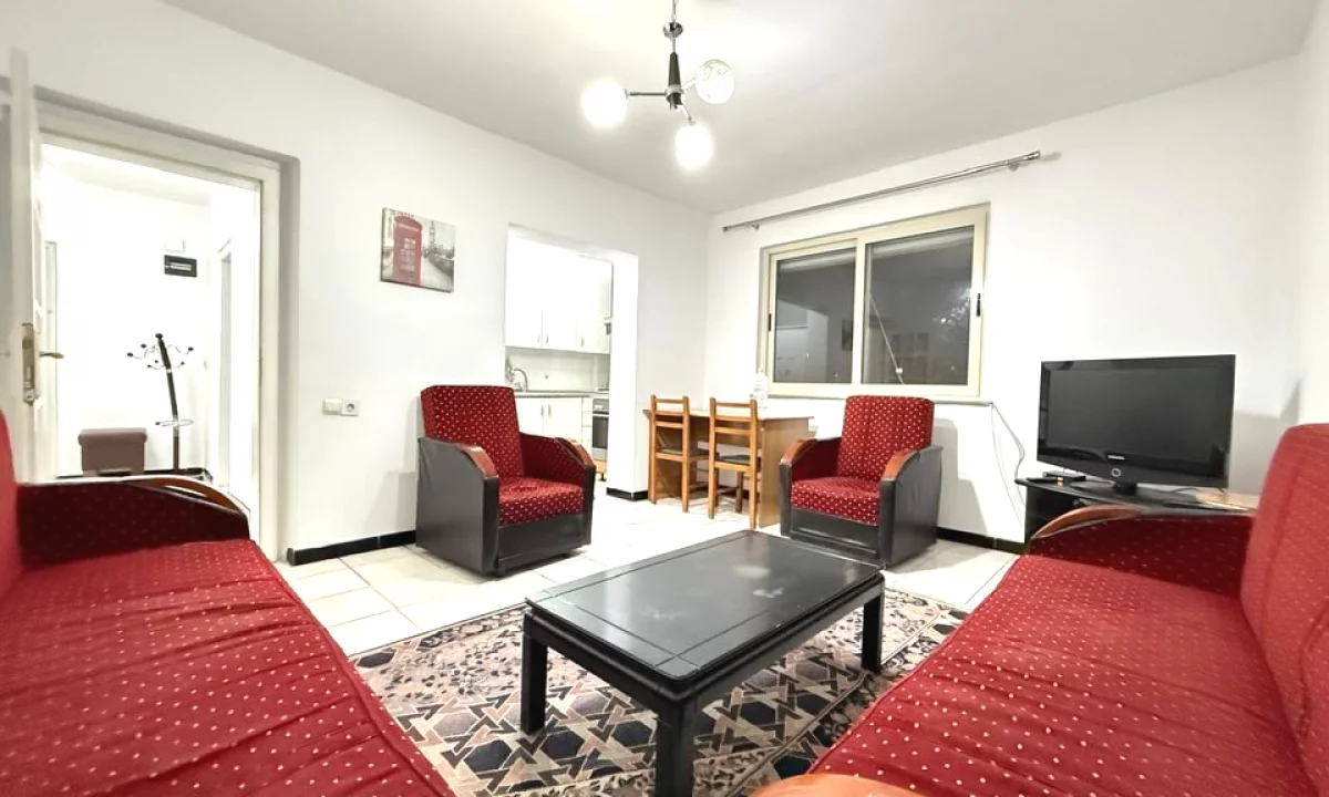 Shtepi me qera Apartament ne Tirane, 2+1, Mobilimi E mobiluar, Pagesa 50,000  Leke.