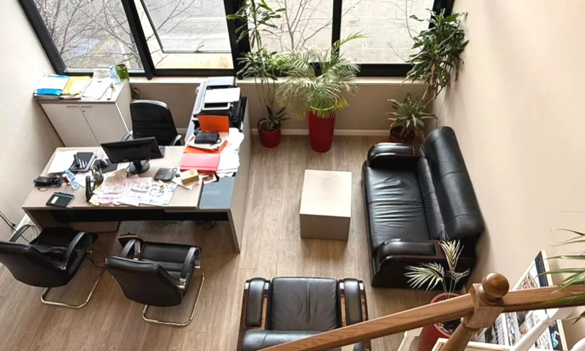 Shtepi ne shitje Duplex(shtepi me 2 kate) ne Tirane, 1+1, Mobilimi E mobiluar, Pagesa 99,000  Euro.