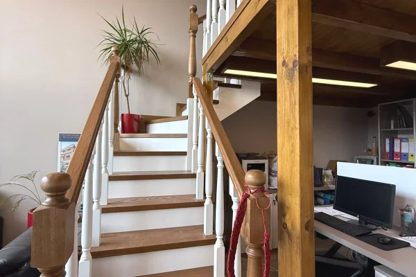 Shtepi ne shitje Duplex(shtepi me 2 kate) ne Tirane, 1+1, Mobilimi E mobiluar, Pagesa 99,000  Euro.